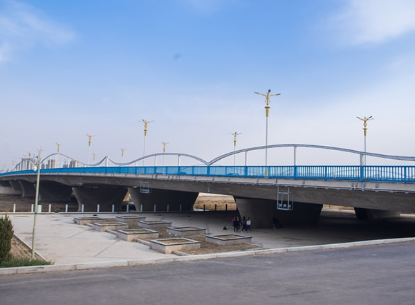 2017041957021793.jpg 桥梁施工